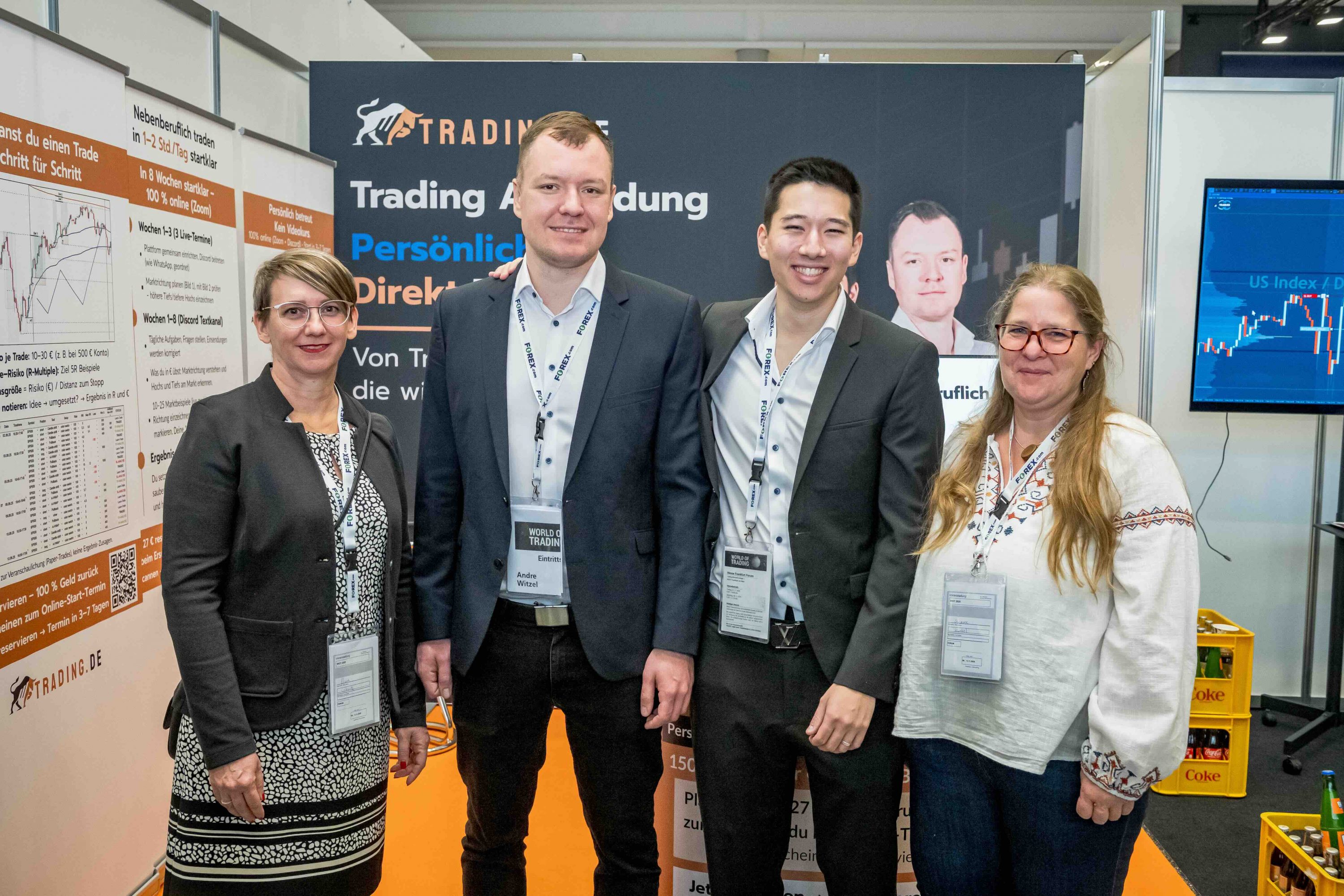 Trading.de Ausbildung Messestand Teambild